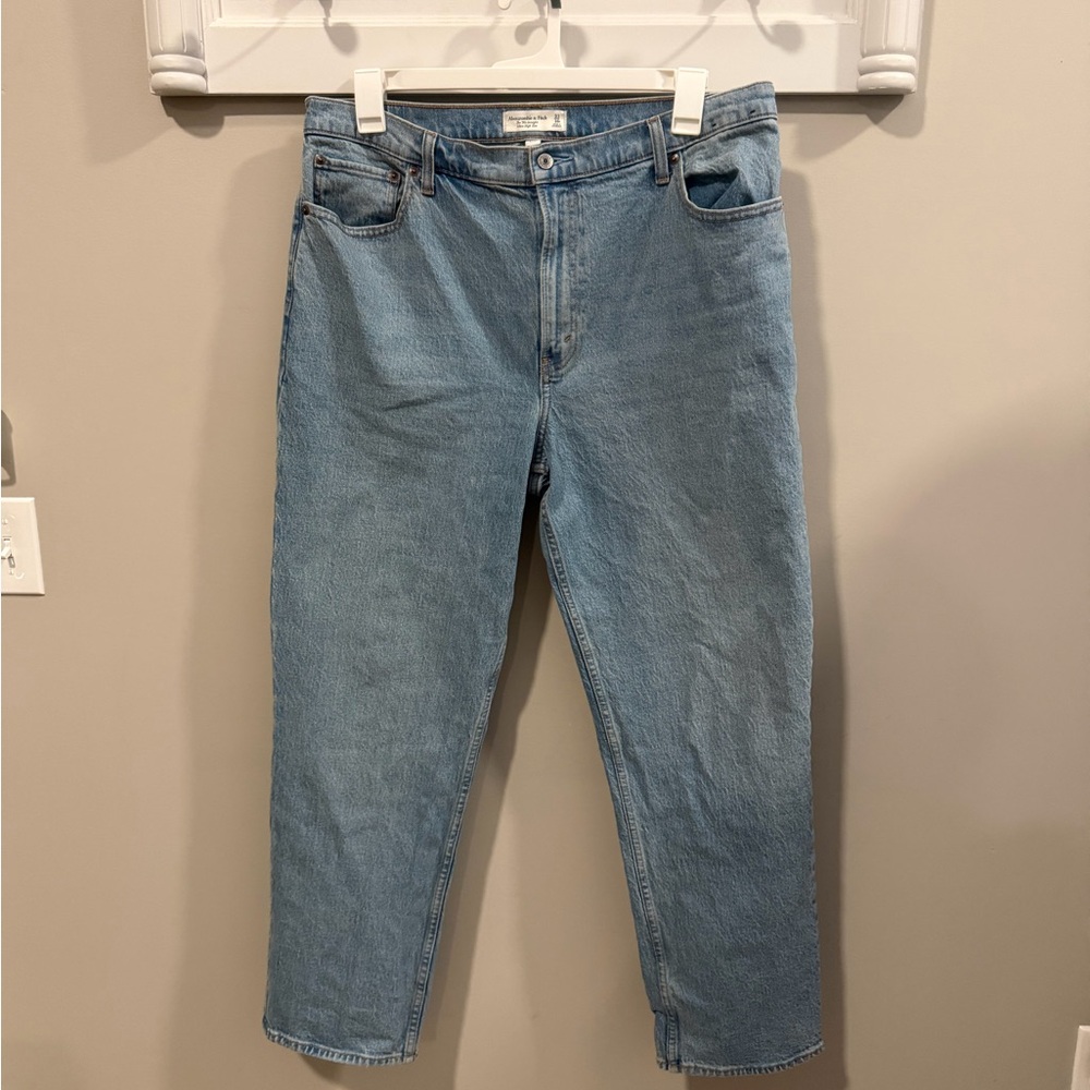 Abercrombie & Fitch Women’s Size 16R 90’s Straight Ultra High Rise Jeans